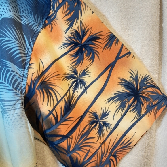 Maui Maui Hawaiian shirts men's  Size Medium Beach Palm trees graphics - Picture 5 of 8
